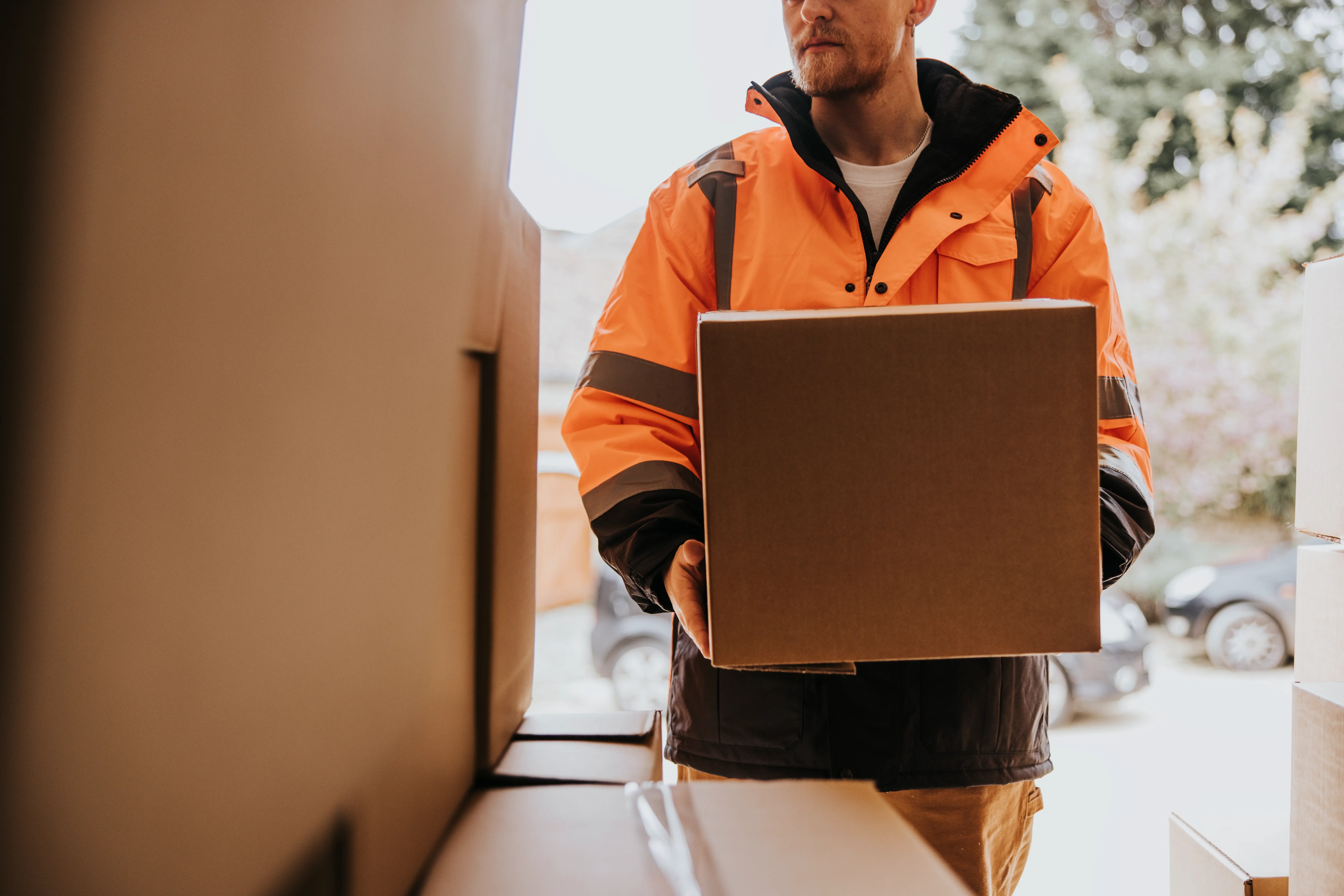 Reliable parcel delivery services across London
